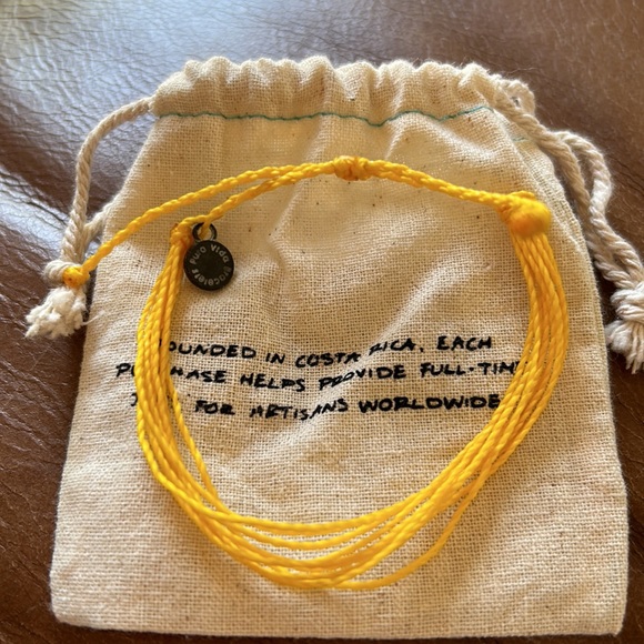 Puravida💛🌻🌼 - Picture 2 of 2